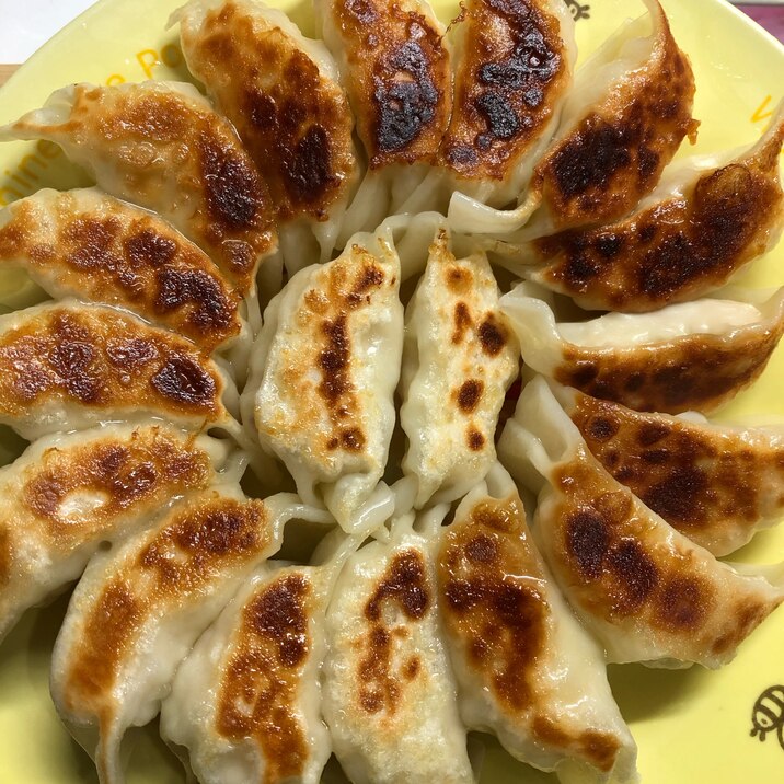 大量消費 キャベツ鶏ひき肉だし餃子 お弁当にも レシピ 作り方 By とんまま 楽天レシピ 大量消費 キャベツ鶏ひき肉だし餃子 お弁当にも レシピ 作り方 By とんまま 楽天レシピ